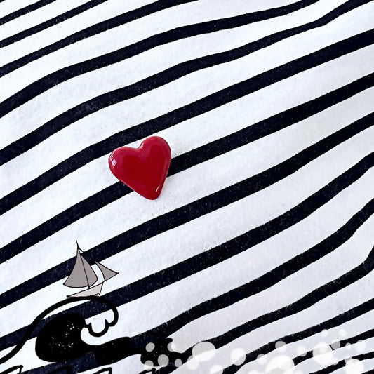 Brosa inimoara mica din portelan