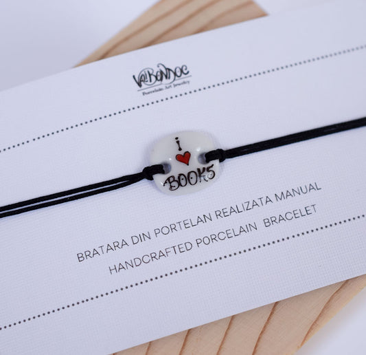 I love books Porcelain bracelet handmade and hand painted by Vali Bondoc. Bratara din portelan modelata si pictata manual de Vali Bondoc