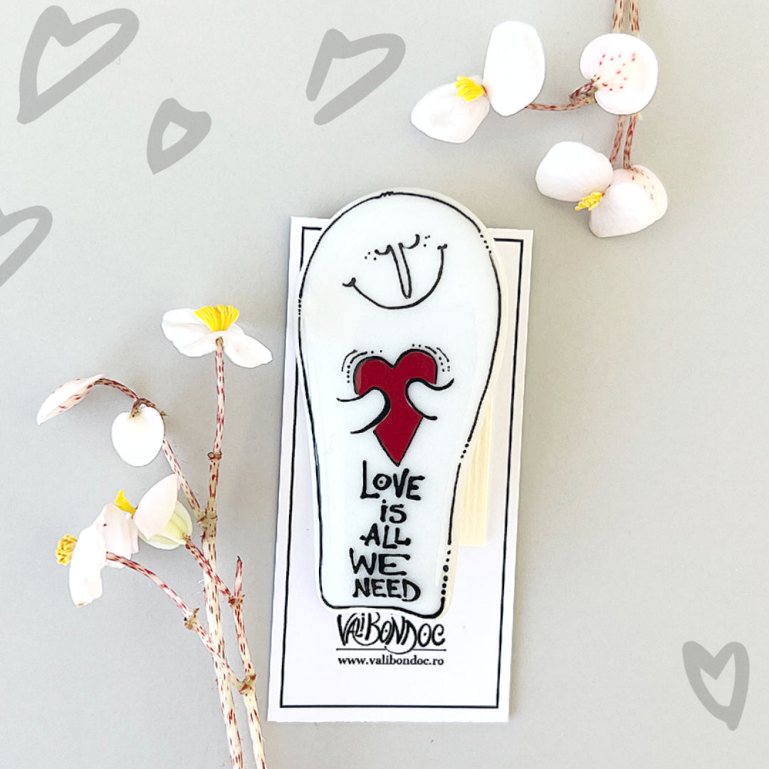 Brosa din portelan - Iubaret din fire