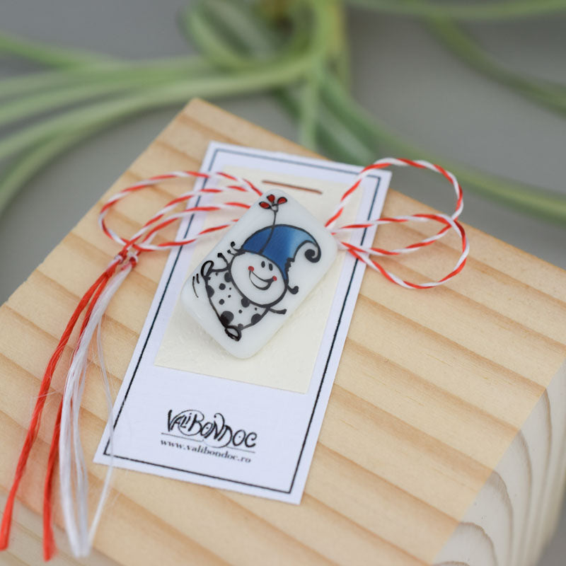 Little porcelain brooch modeled and painted by Vali Bondoc
