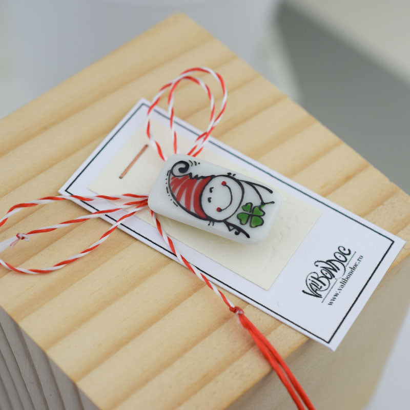 Spring Elves. Little porcelain brooch modeled and painted by Vali Bondoc