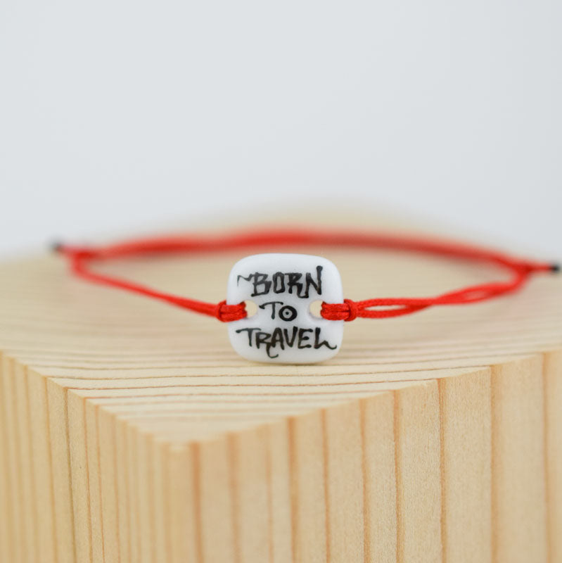Bratara din portelan - Born to travel - red